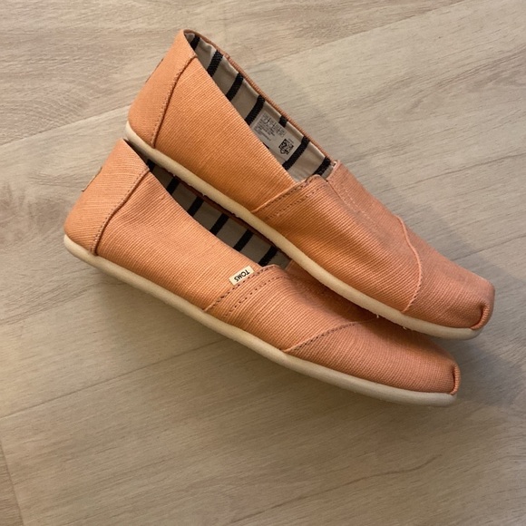NWOT Toms Classic Orange Mist Canvas Slip-on Shoes, Size 8 #376 - Picture 8 of 9